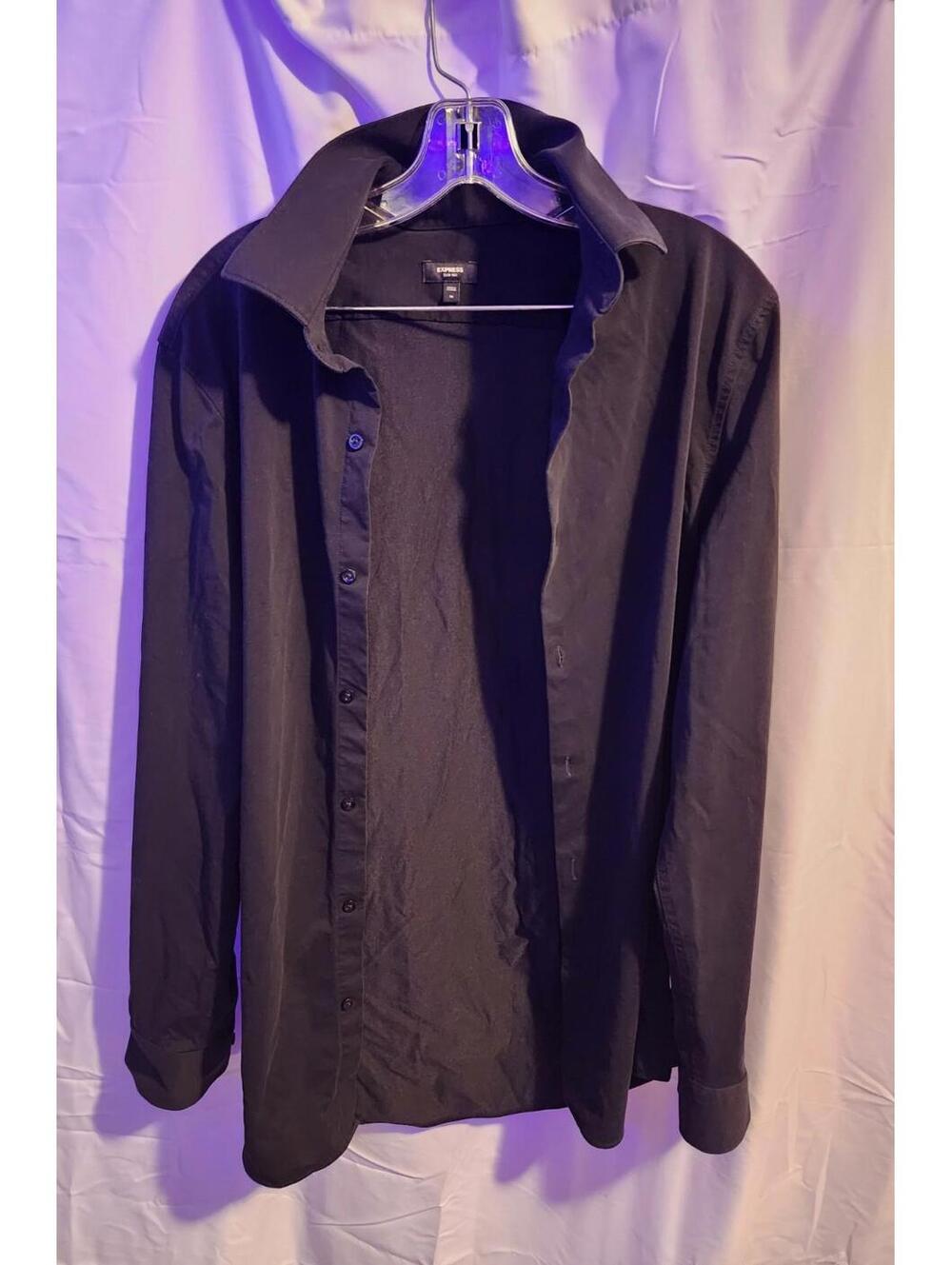 Black Express slim fit Mens dress shirt in Size Medium. Excellent used cond
